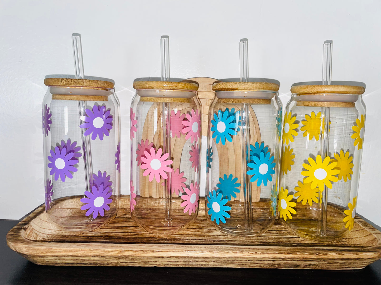 Daisies 16oz glass can