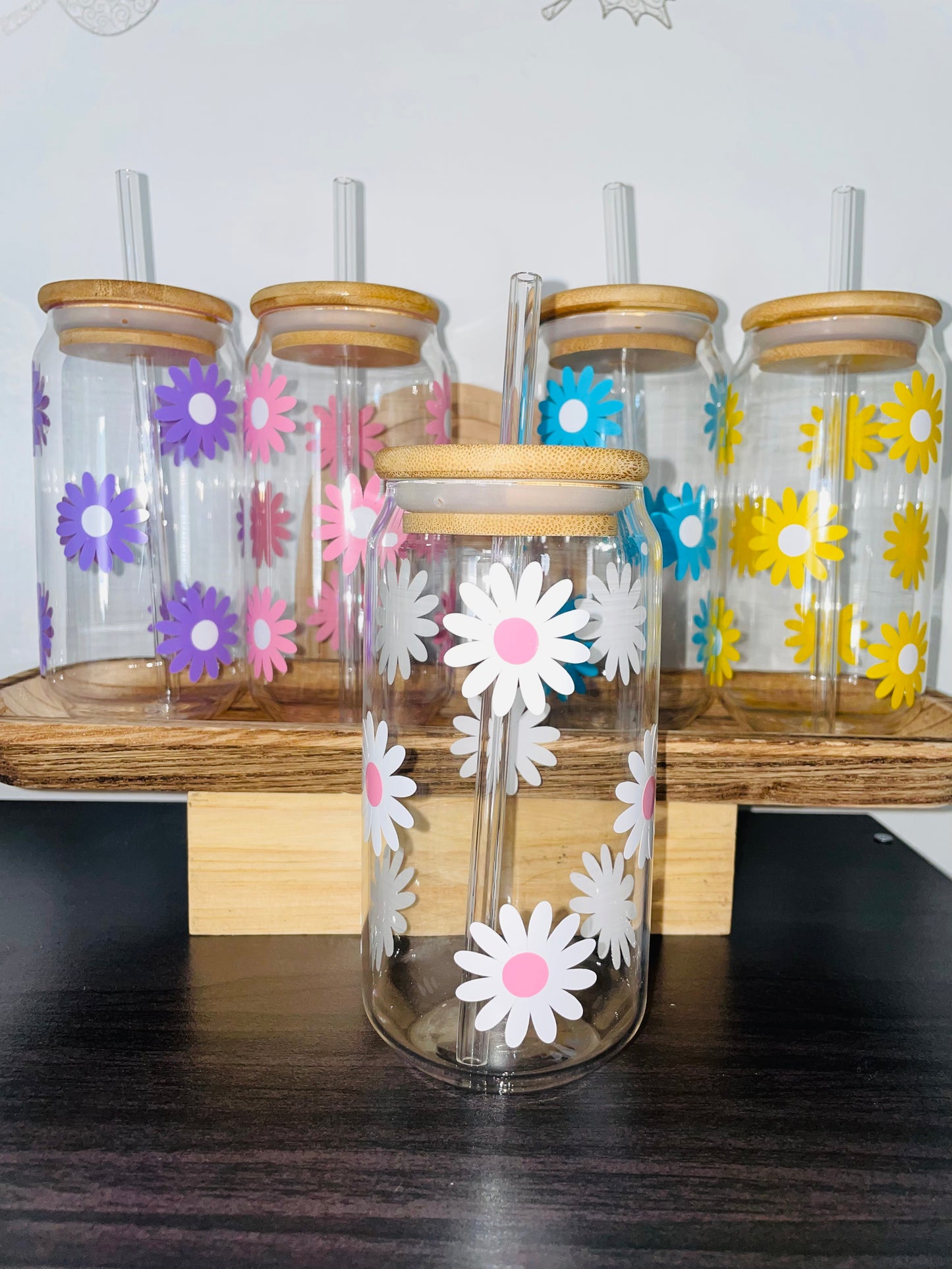 Daisies 16oz glass can